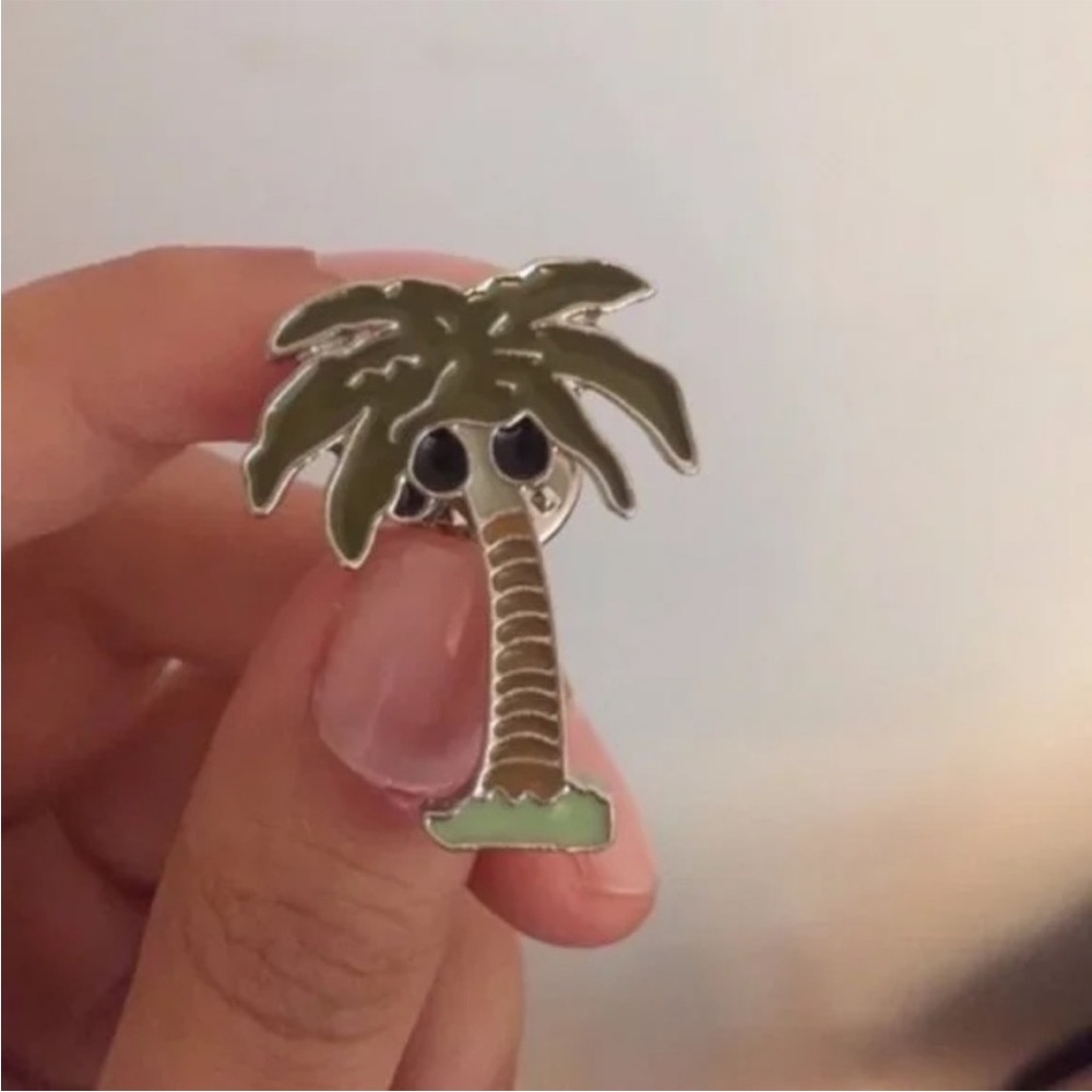 Zara Palm Tree Coconut Silver Pin Brooch